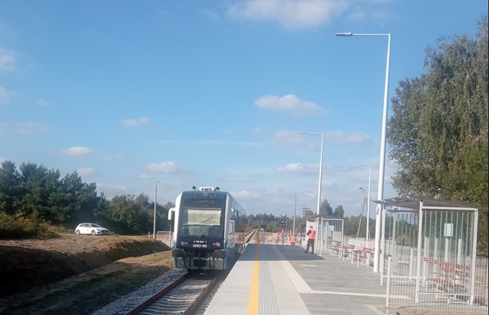 Nowe lokalizacje wielu przystanków przy linii Skierniewice – Łuków 