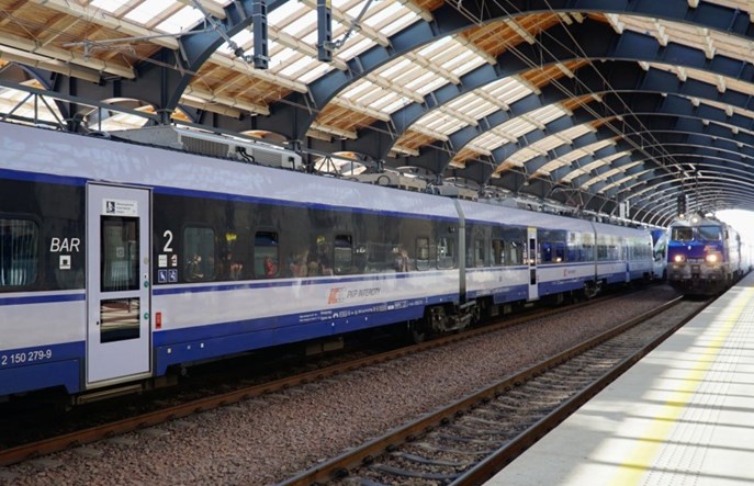 PKP Polskie Linie Kolejowe podsumowują rok. Pasmo sukcesów?