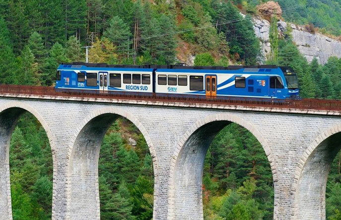 Stadler dostarczy wąskotorowe HZT dla francuskiego przewoźnika