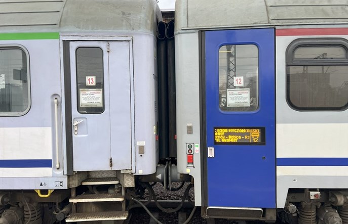 PKP Intercity. Wciąż różne schematy malowania wagonów 