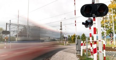 Wypadek na przejeździe w Aleksandrowie Kujawskim. Ruch wstrzymany