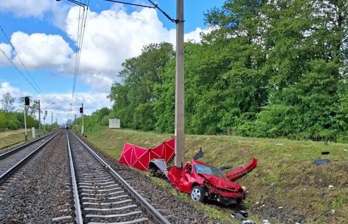 Kolejny wypadek na przejeździe na „Wiedence”. Tym razem śmiertelny