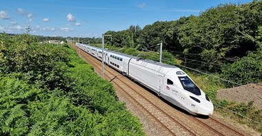 Piętrowe pociągi dużych prędkości pod kanałem La Manche?