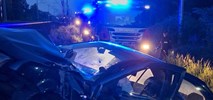 Samochód uderzył w słup trakcyjny na trasie Warszawa – Lublin