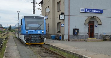 Sieć trakcyjna i ETCS na czeskiej 4-kilometrowej lokalce 