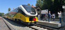 Pierwszy pociąg z pasażerami już w Karpaczu. Witały go tłumy