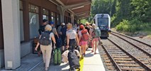 Tłok, opóźnienia, odwołane pociągi. Niedziela na trasie Jelenia Góra – Karpacz