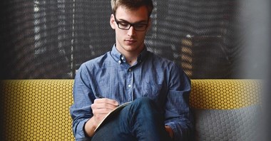 Jak firmy z sektora papierniczego mogą poprawić swój wizerunek online?