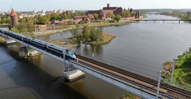 Strata PKP PLK: Było 937 mln zł, jest 334 mln