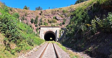 Remont tunelu na linii do Mieroszowa i Czech. Przygotowania do ruchu całorocznego 