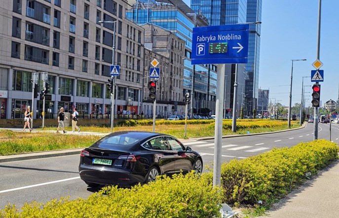 Coraz łatwiej znaleźć parking w Warszawie?