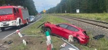 Ruciane-Nida. Zignorowany znak STOP, auto zderzyło się z pociągiem