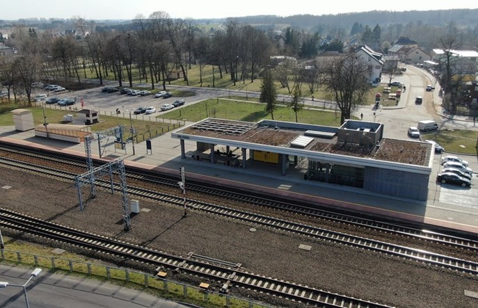 Mława: Pasażerowie wolą stację z parkingiem niż położoną bliżej centrum? 