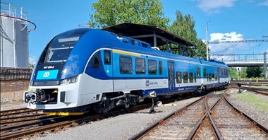 České dráhy z kolejnym RegioFoxem od Pesy