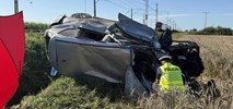 Szczytniki Czerniejewskie. Osobówką wprost w pociąg, zginął policjant