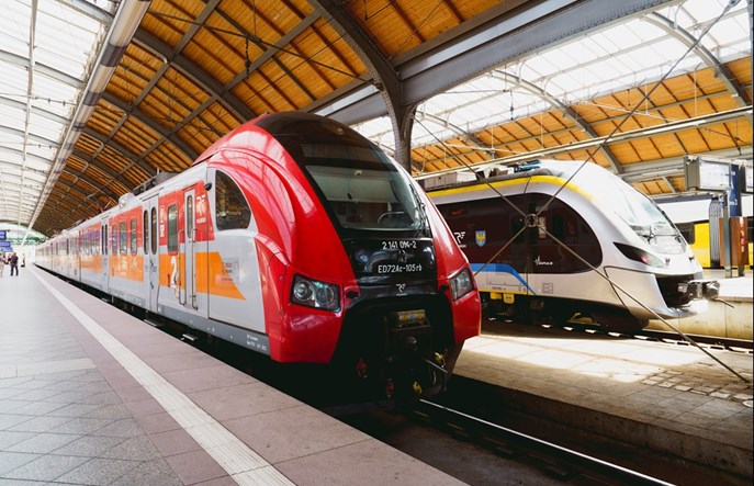 Dolnośląskie: Pociąg Regio do Łodzi jechałby zbyt długo 