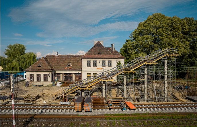 Czy zlikwidowane perony na „Węglówce” należy odbudować? 