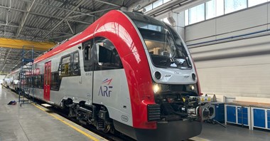 Pierwszy EZT Inter-regio PESA dla Kolei Rumuńskich gotowy (zdjęcia)