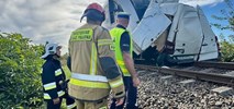 Żelistrzewo. Dostawczakiem w pociąg Polregio, ewakuowanych 300 pasażerów