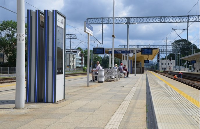 Nowoczesne tablice informacyjne na 51 stacjach i przystankach. Początek inwestycji w aglomeracji warszawskiej