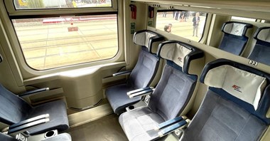 Jaki jest nowy wagon FPS H. Cegielski dla PKP Intercity? [zdjęcia]