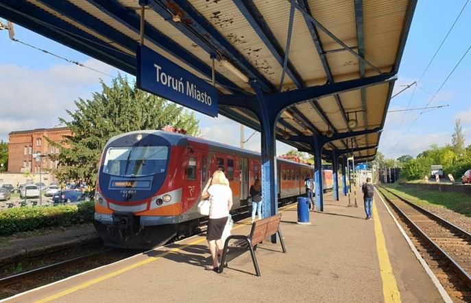 Więcej pociągów z Torunia do Kutna i Łodzi 