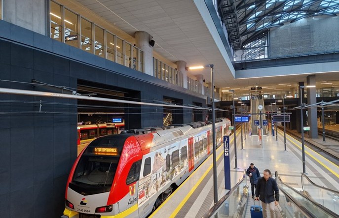 Nowa Łódź Fabryczna dobiega 10 lat. Schody wymagają konserwacji  