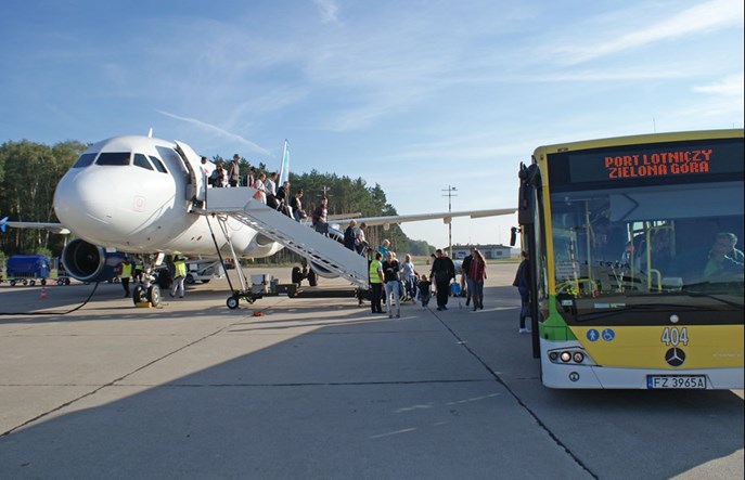 Autobus do Babimostu wozi powietrze? Samorząd: pasażer potrzebuje czasu