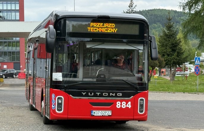 Jelenia Góra z ofertą na dostawę kolejnych elektryków