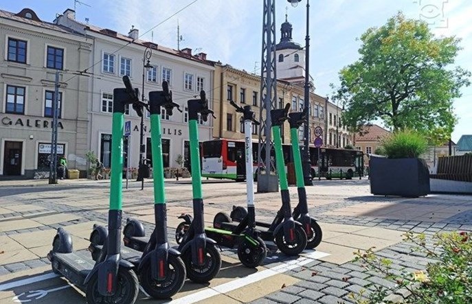 Hulajnogi znikną z Pragi? Jest decyzja czeskich radnych 