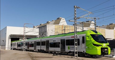 Nowa jednostka elektryczna Alstomu. Pojedzie na lotnisko w Barcelonie Nowa jednostka elektryczna Alstomu. Pojedzie na lotnisko w Barcelonie