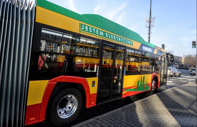 Warszawa szuka operatora 50 przegubowców do obsługi przewozów na 10 lat