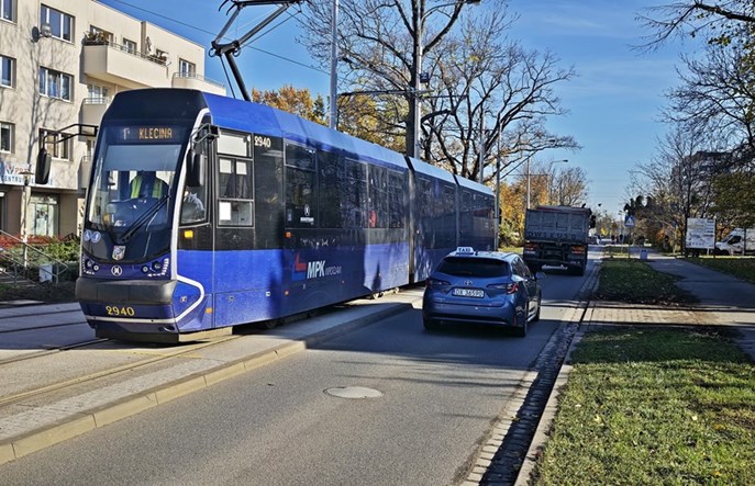 Wrocław. MPK nalicza kary za mijankę na Przyjaźni. Będą kolejne testy