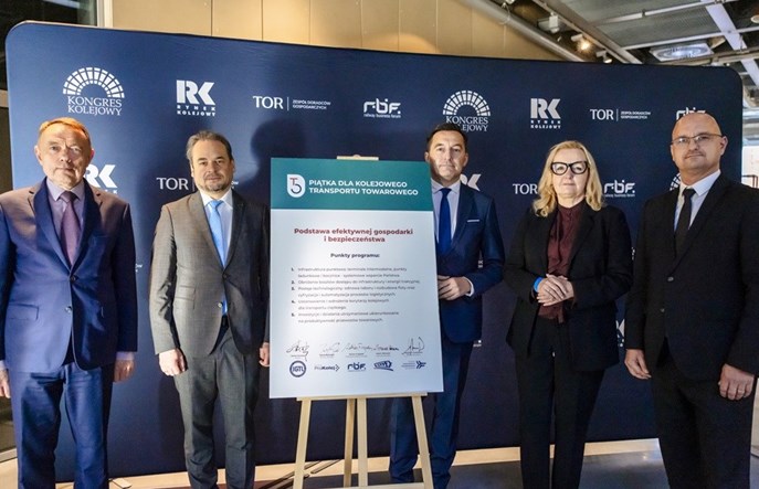„Piątka dla kolejowego transportu towarowego” dźwignią rozwoju polskiego sektora logistyki 