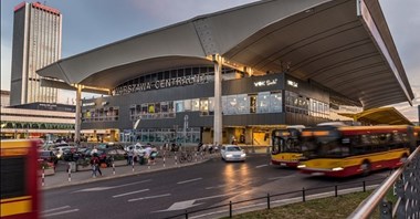 Warszawa Centralna: Pociągi wróciły punktualnie