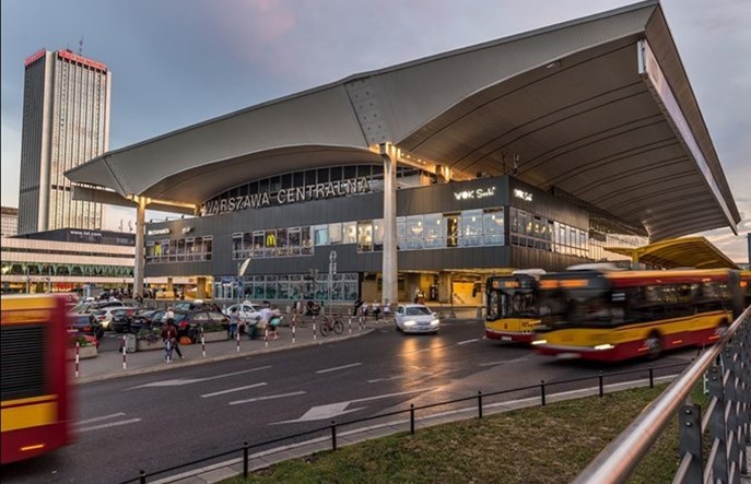 Warszawa Centralna: Pociągi wróciły punktualnie