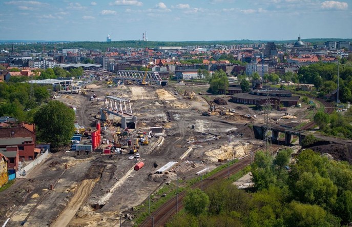 Polskie Linie Kolejowe wypowiadają dwie umowy na projektowanie E65