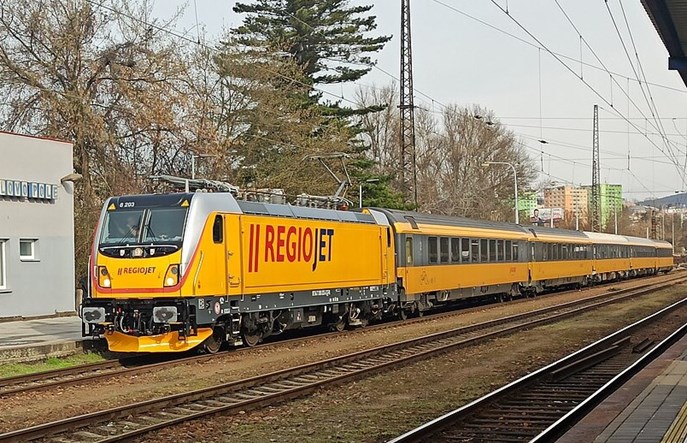 České dráhy odbiją RegioJetowi linię R8?