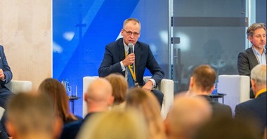 Świerkot, Stadler: Najpierw trzeba obsłużyć pasażerów w miastach, potem myśleć o KDP    