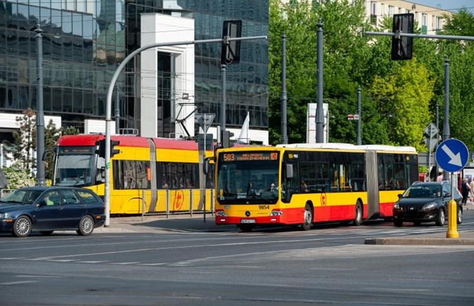 Warszawa dokłada do komunikacji, inne miasta podnoszą ceny biletów