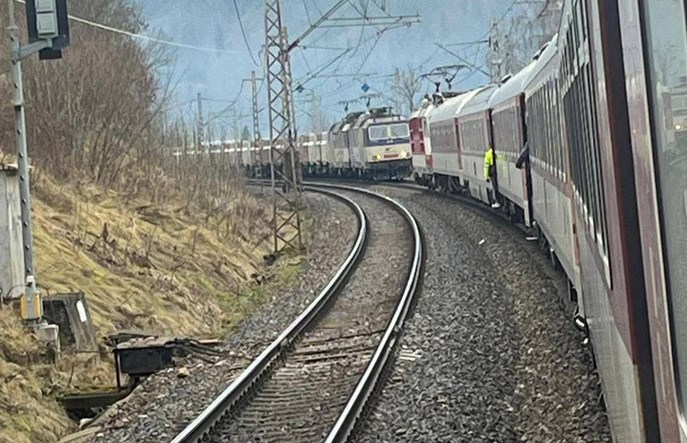 O krok od kolejnej katastrofy kolejowej na Słowacji. Dwa pociągi na jednym torze