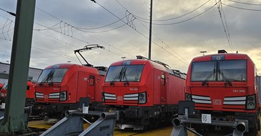 RAILPOOL powiększa swoją flotę o 12 dodatkowych lokomotyw Vectron i 7 lokomotyw TRAXX
