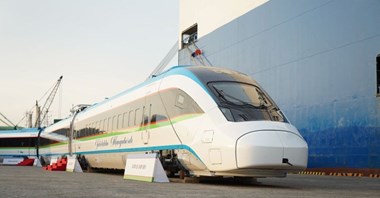 Pierwszy szybki pociąg Hyundai Rotem w drodze do Uzbekistanu 