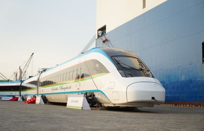 Pierwszy szybki pociąg Hyundai Rotem w drodze do Uzbekistanu 