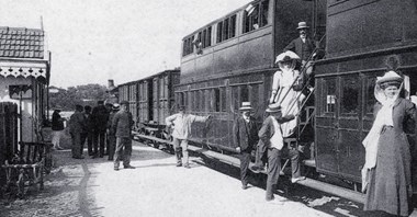 Z historii kolejowych „piętrusów” 