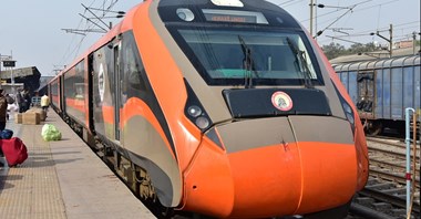 Indie. Nowe EZT wizytówką indyjskich kolei