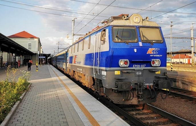 Sprawa sprzedanych lokomotyw EP09. Ponad 2,3 mln straty PKP Intercity