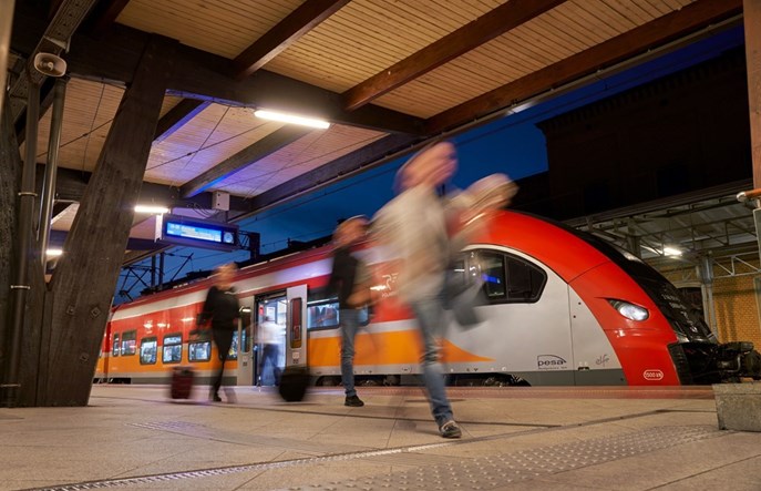 UTK: 38,4 mln pasażerów w listopadzie