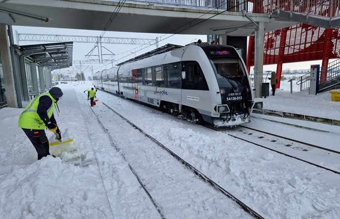 Atak zimy w Polsce. Najgorzej jest na Pomorzu. Jaka sytuacja na kolei?