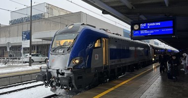 Oblodzona sieć trakcyjna paraliżuje kolej. PKP Intercity odwołuje pociągi (lista)